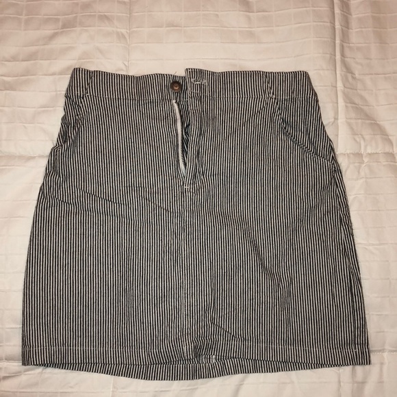 Mini skirt! - Picture 1 of 4